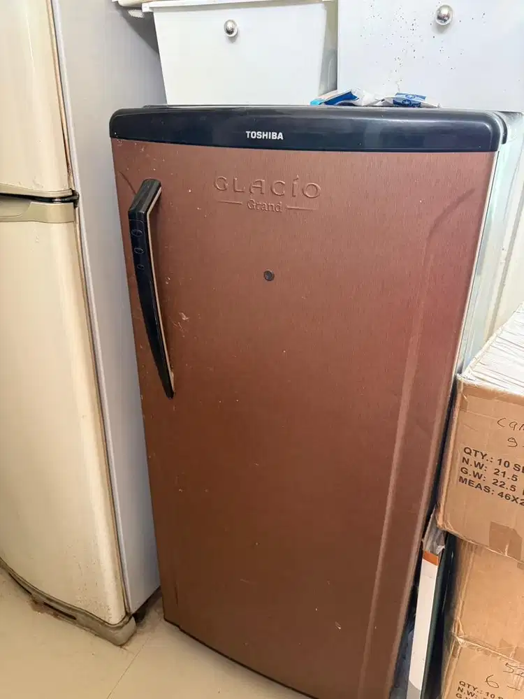 Kulkas 1 pintu toshiba glacio
