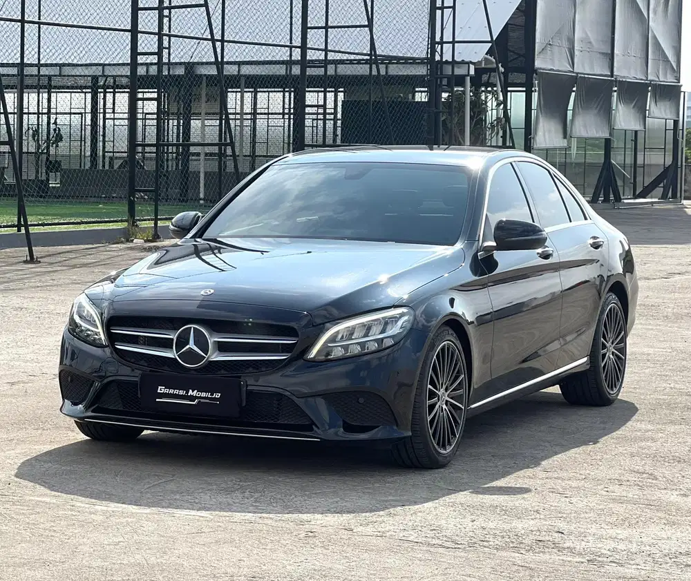 Mercy C200 EQ Boost W205 2019 / Odo 29rbu Miles