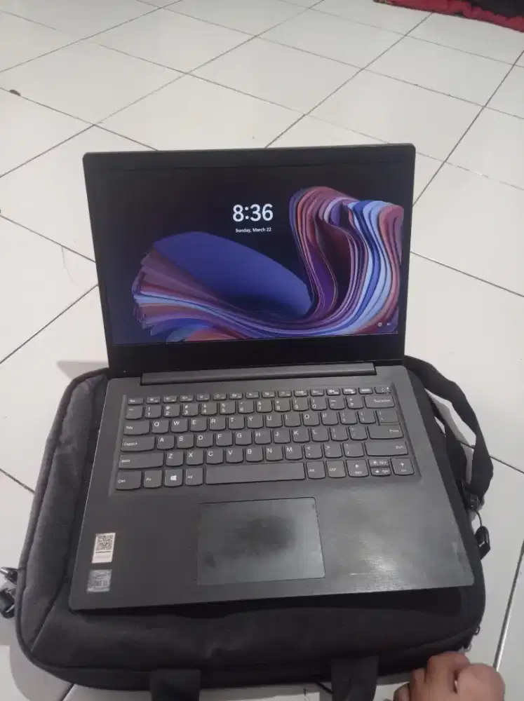 Laptop V14 iil Core i3