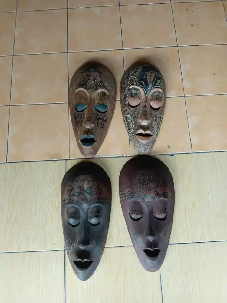 patung topeng jumbo primitip ukiran lukis tangan antik borongan