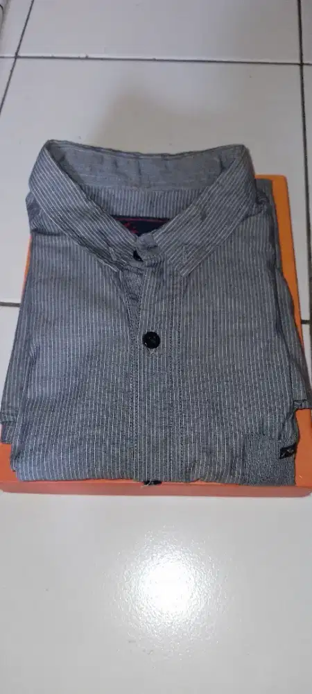 Kemeja pria dewasa