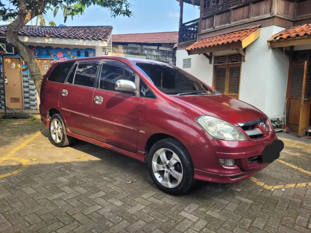 Toyota Kijang Innova 2005 Bensin