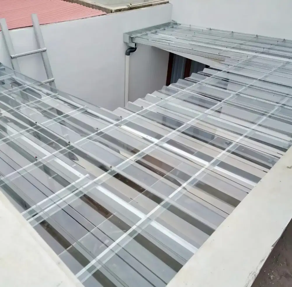 Kanopi baja ringan atap transparan