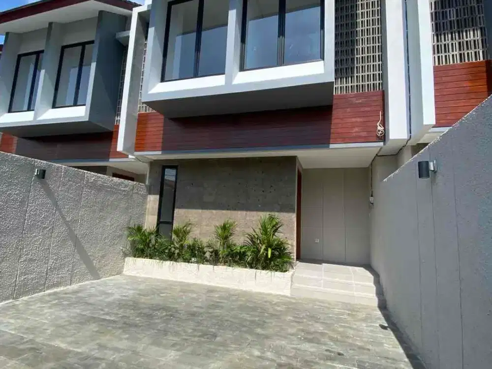 DIJUAL RUMAH BARU 2 LANTAI SIAP HUNI DI KWANJI DALUNG DEKAT KEROBOKAN