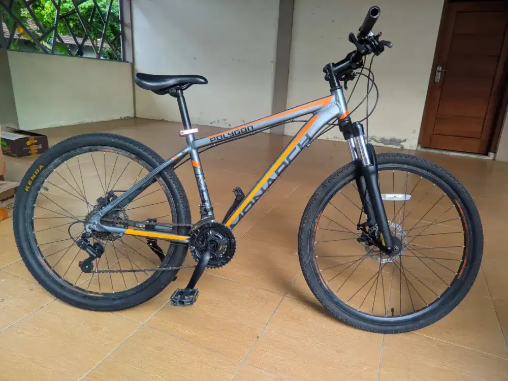 sepeda MTB Polygon monarch 4 ukuran 26