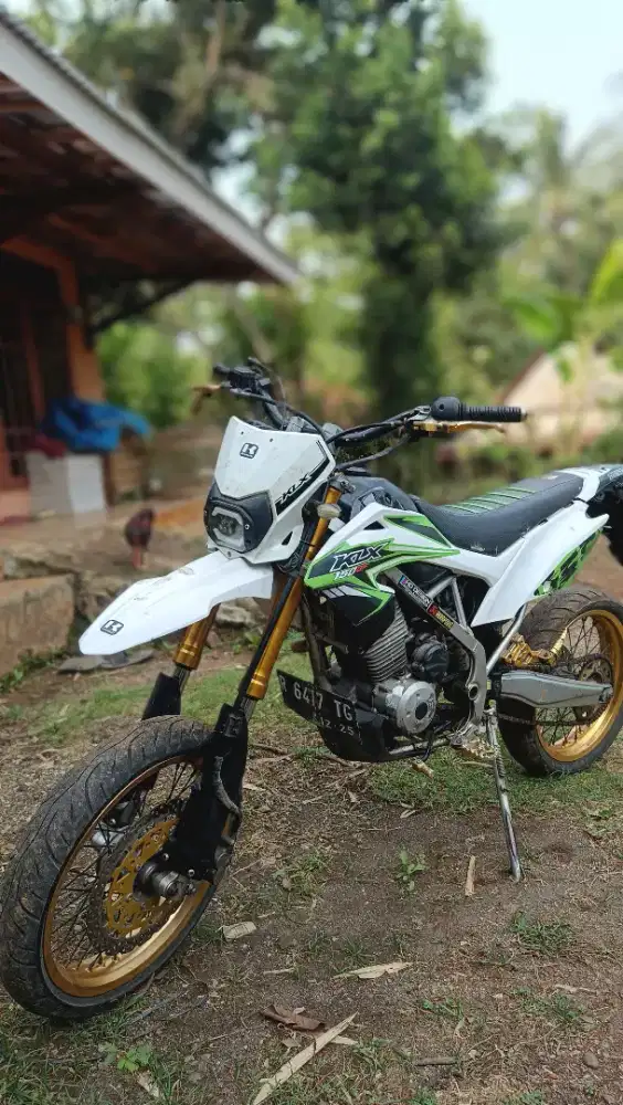 KLX 150, 2015, Tampilan Supermoto