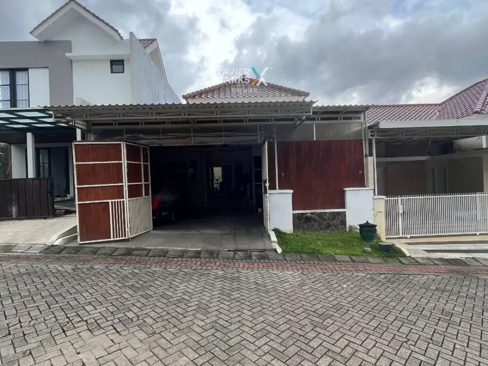 Dijual Rumah Modern Semi furnished di Villa Puncak Tidar, Malang