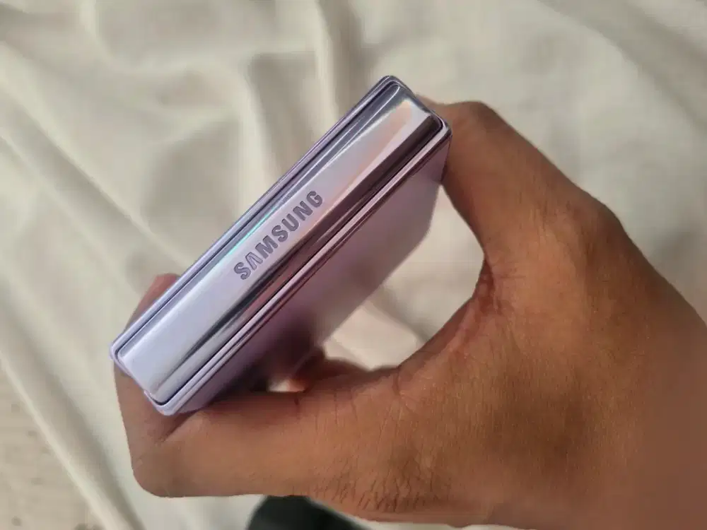 Samsung zflip 4 8/256Gb fullset