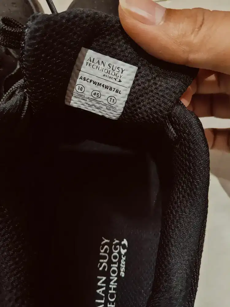 Sepatu Badminton Astec