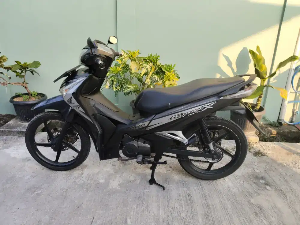 Honda Supra x helm in tahun 2014 mesin halus siap pakai