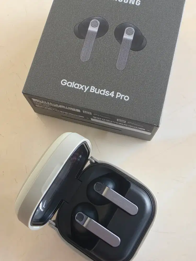 Like New Samsung Buds 4 Pro