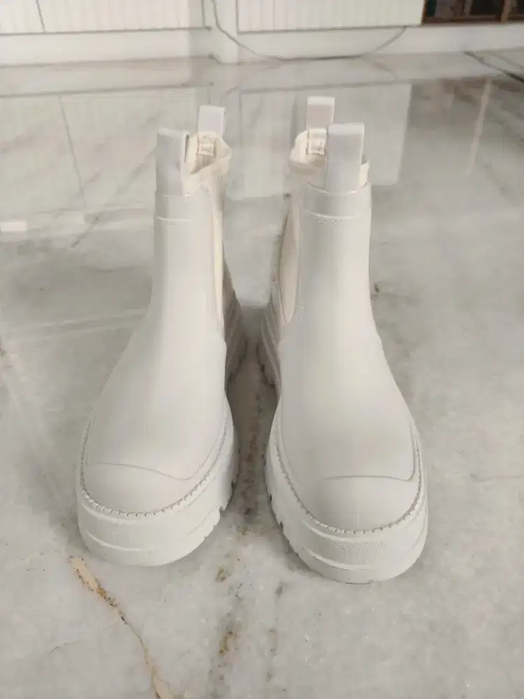 Boot Melisa putih karet