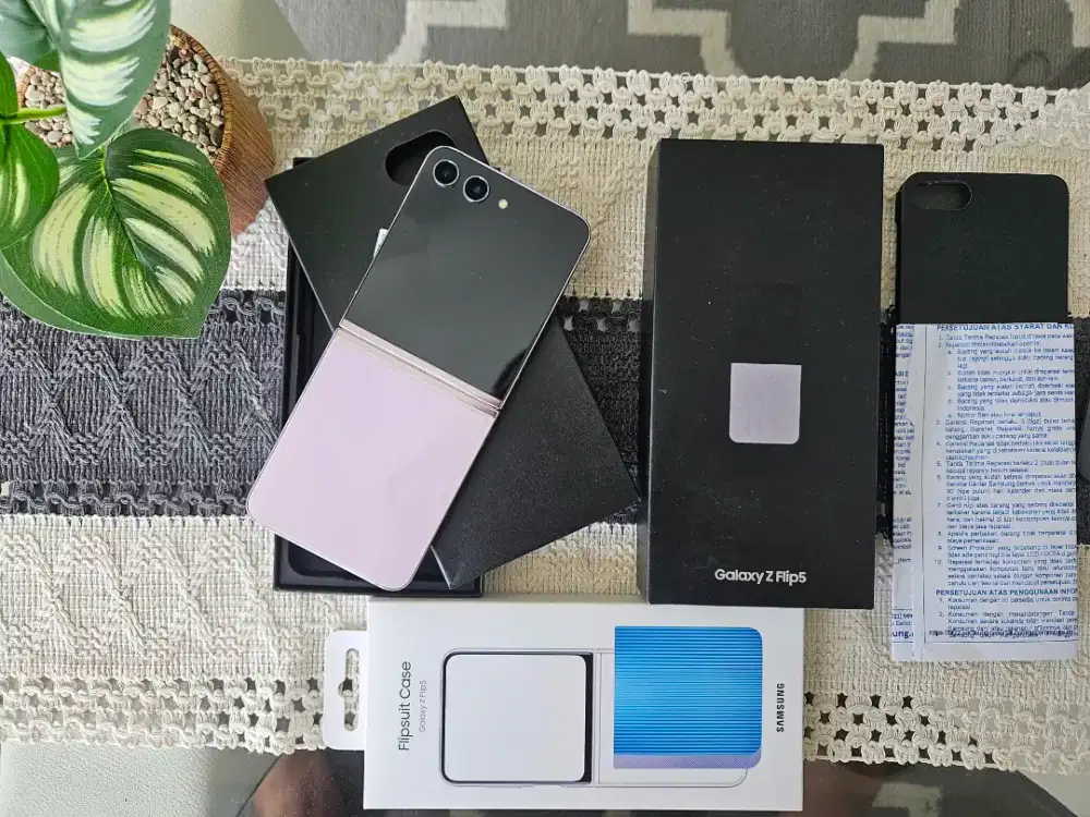 SAMSUNG GALAXY Z FLIP 5 8/512GB BARU