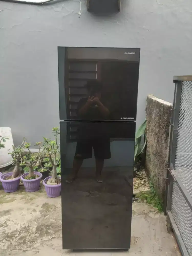 Kulkas 2 pintu merk sharp