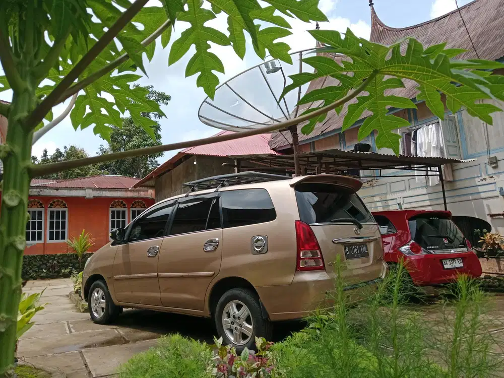 Toyota Kijang Innova 2005 Bensin
