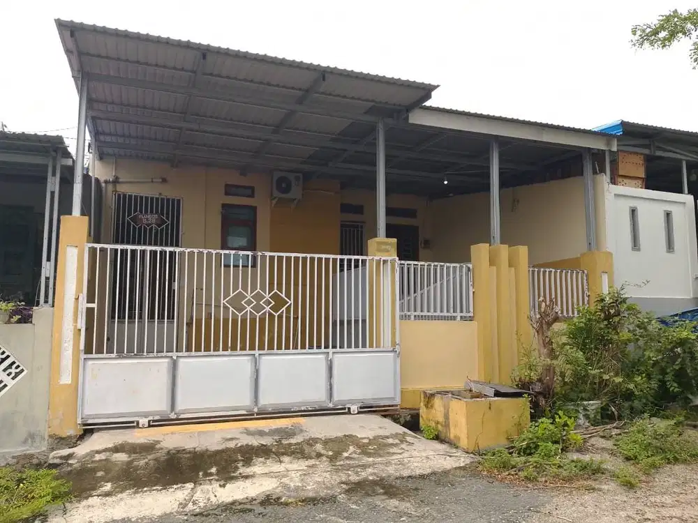 Di jual rumah lokasi strategis dekat mall PGM