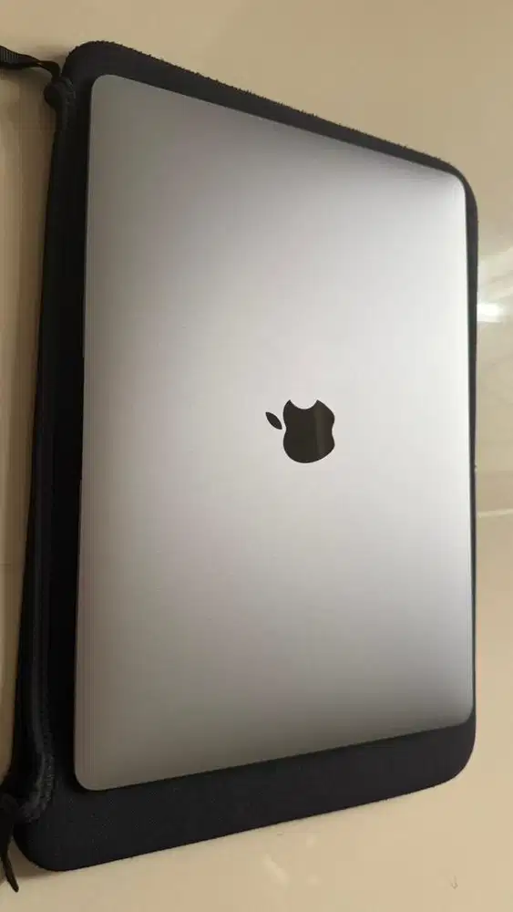 Macbook M1 8/256GB fullset mulus