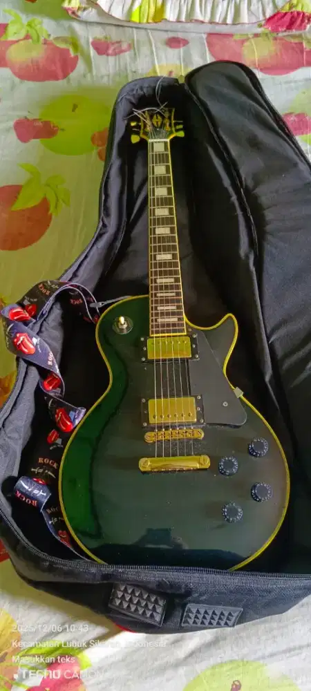 Di jual gitar elektrik Gibson les Paul custom