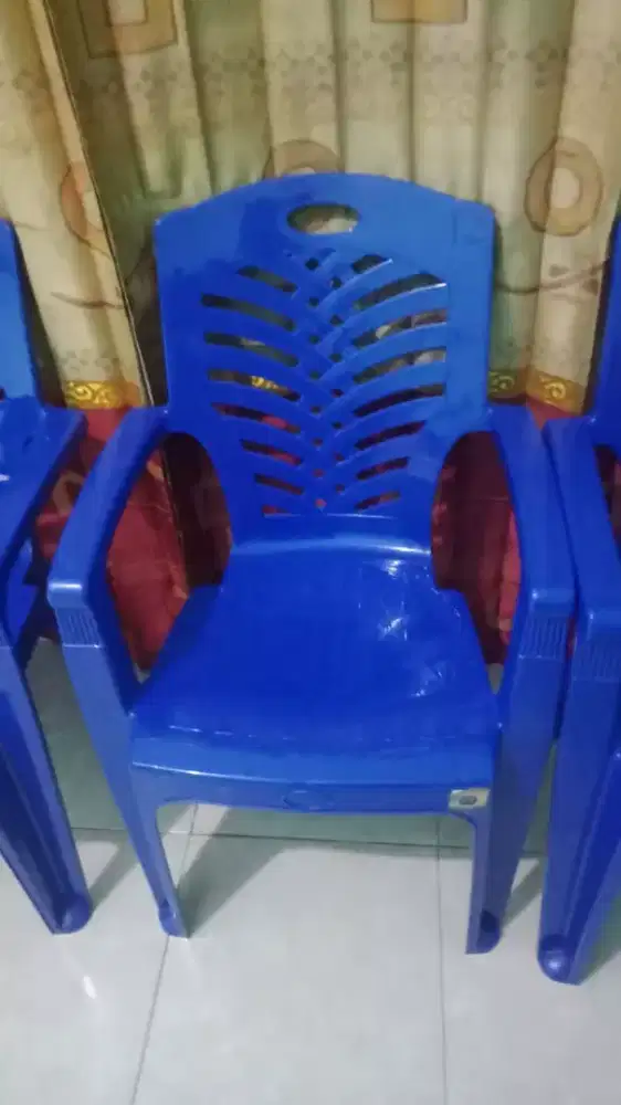Jual kursi plastik napoly kondisi masih bagus 95 persen mulus lusss