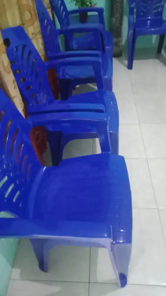 Jual kursi plastik napoly kondisi masih bagus 95 persen mulus lusss