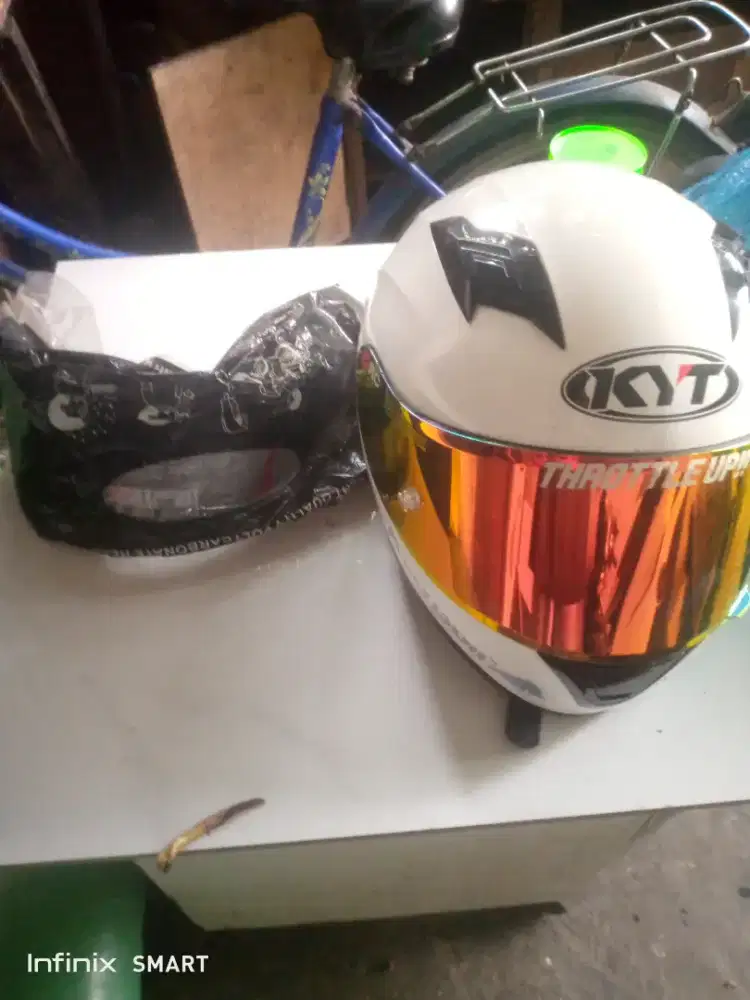 Helm KYT Full face