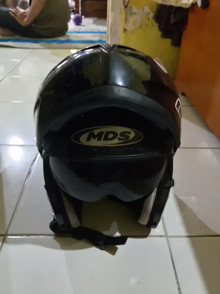 Helm Modular Merk MDS bekas pribadi