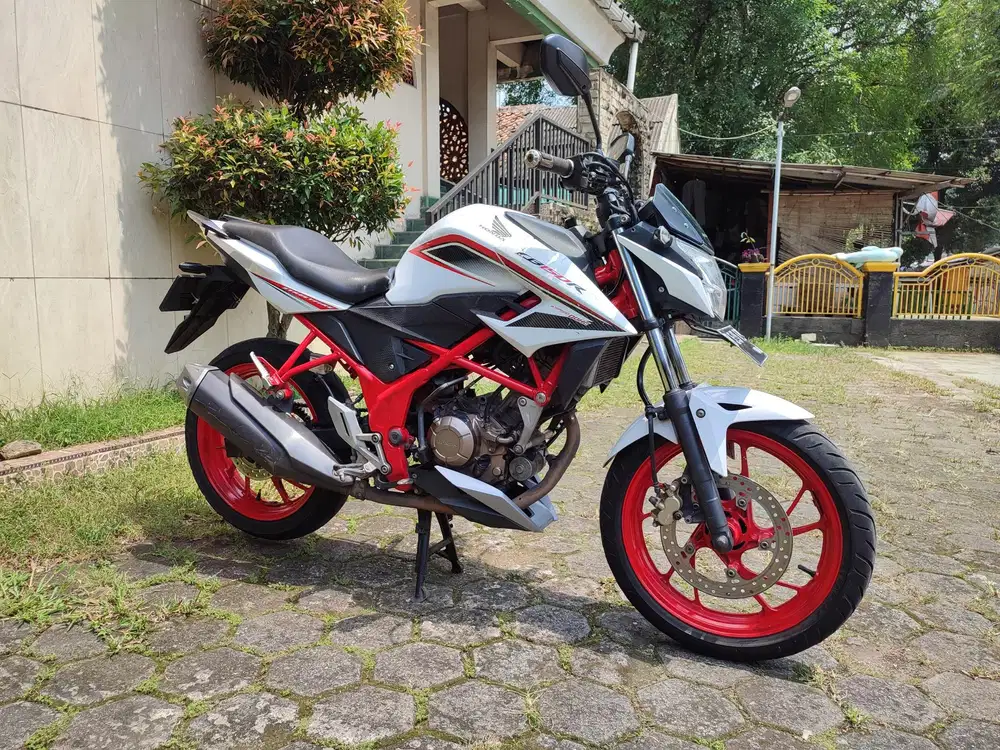 HONDA CB150R TAHUN 2016 GRESS SIAP GAS