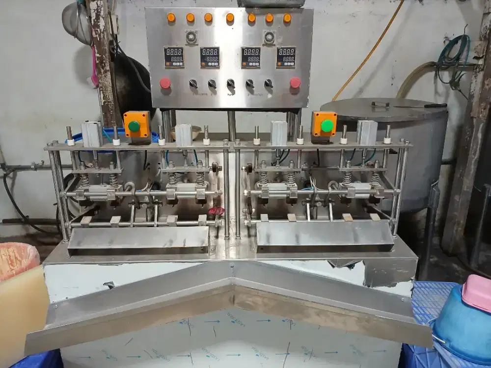 Mesin filling liquid.