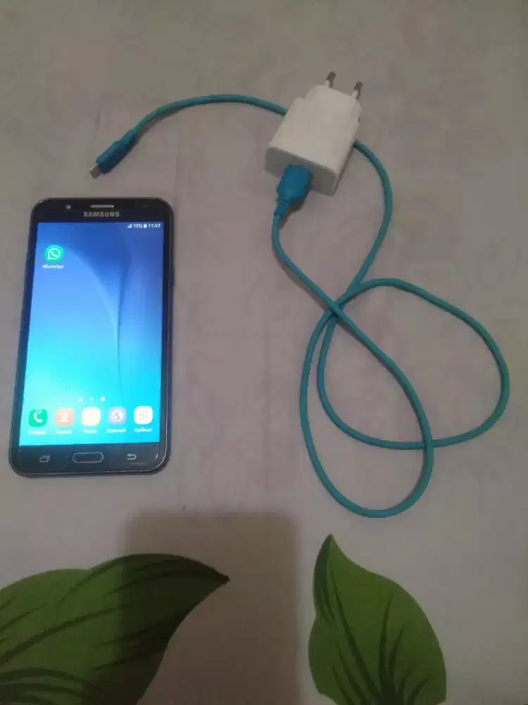 Dijual Hp Samsung J7 2/16 Normal