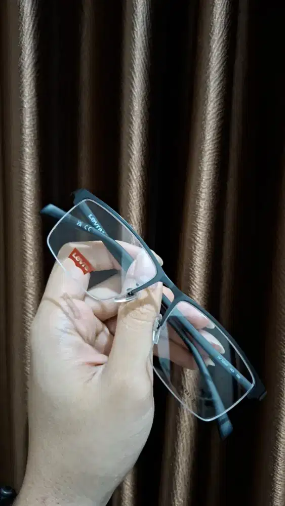 (BARU) Frame Levi's Stainless Steel Hitam Merah Kacamata