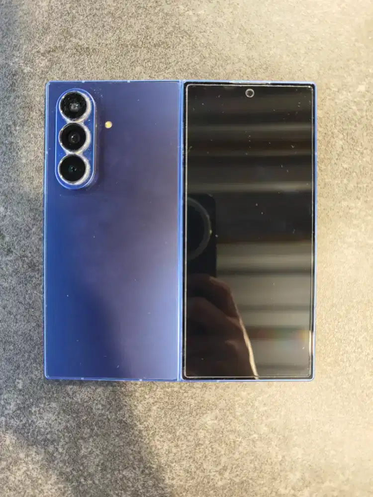 Samsung Galaxy Z Fold 7 Blue Shadow Kapasitas 512Gb Mulus Like New