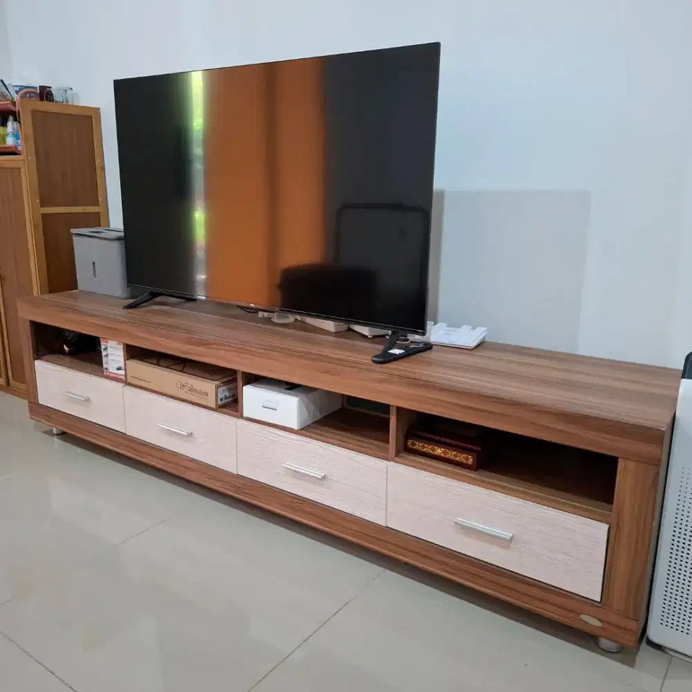 Lemari TV Informa 2 Meter – Minimalis Modern | Kondisi Sangat Terawat
