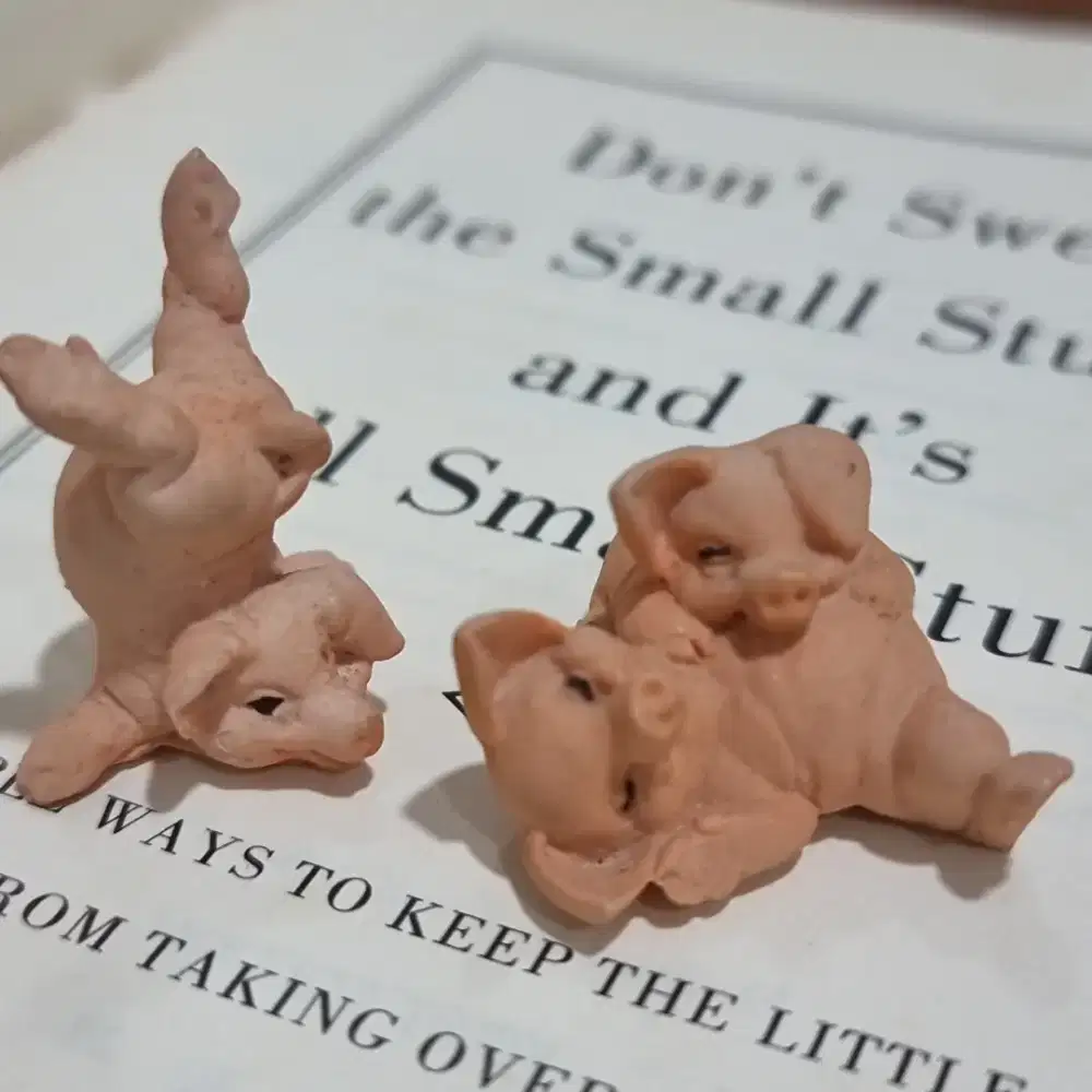 Pajangan miniatur babi set of 2