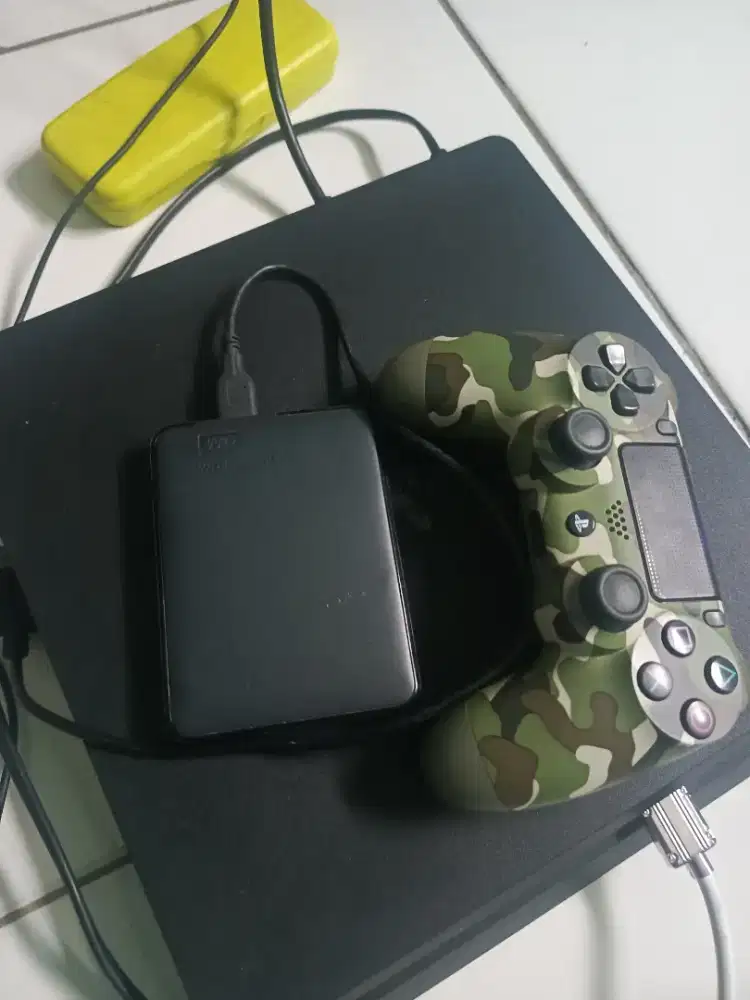 PlayStation 4 500GB free 1 Hard disk 1TB