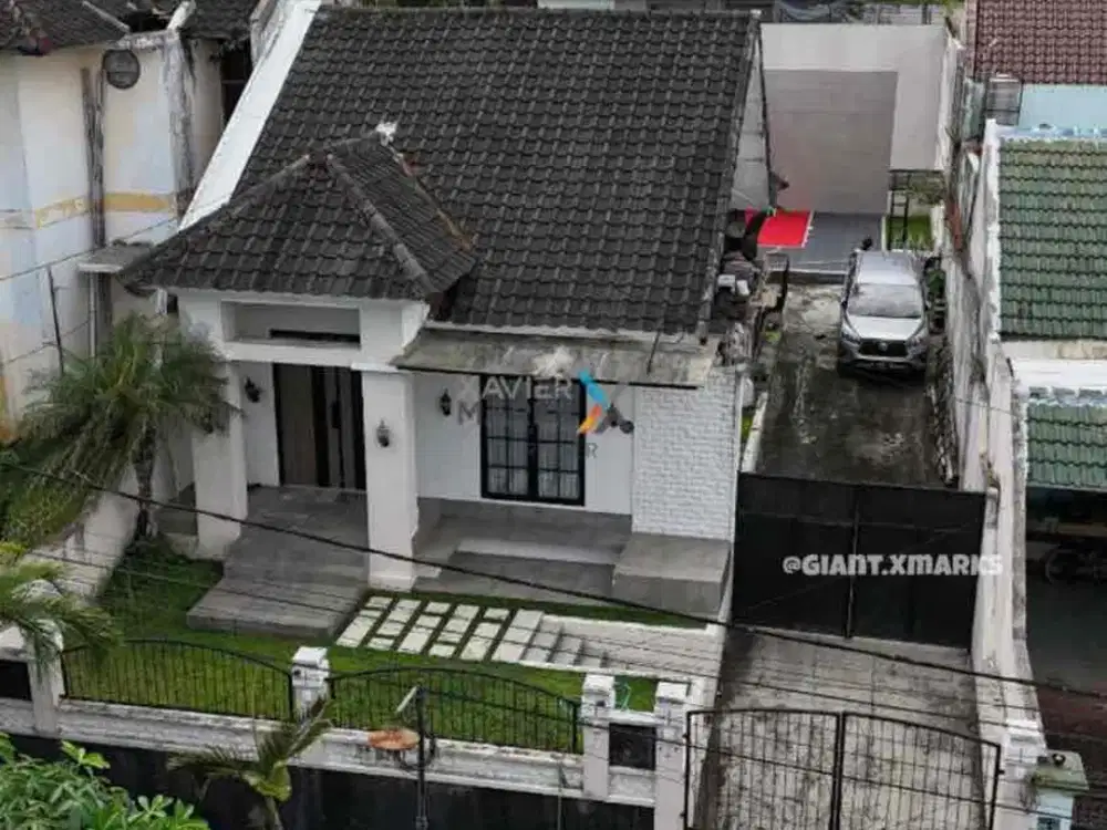 Rumah Modern bonus lapangan basket di Puncak dieng Malang