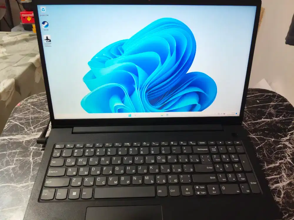 Laptop Lenovo V15 G2 AMD