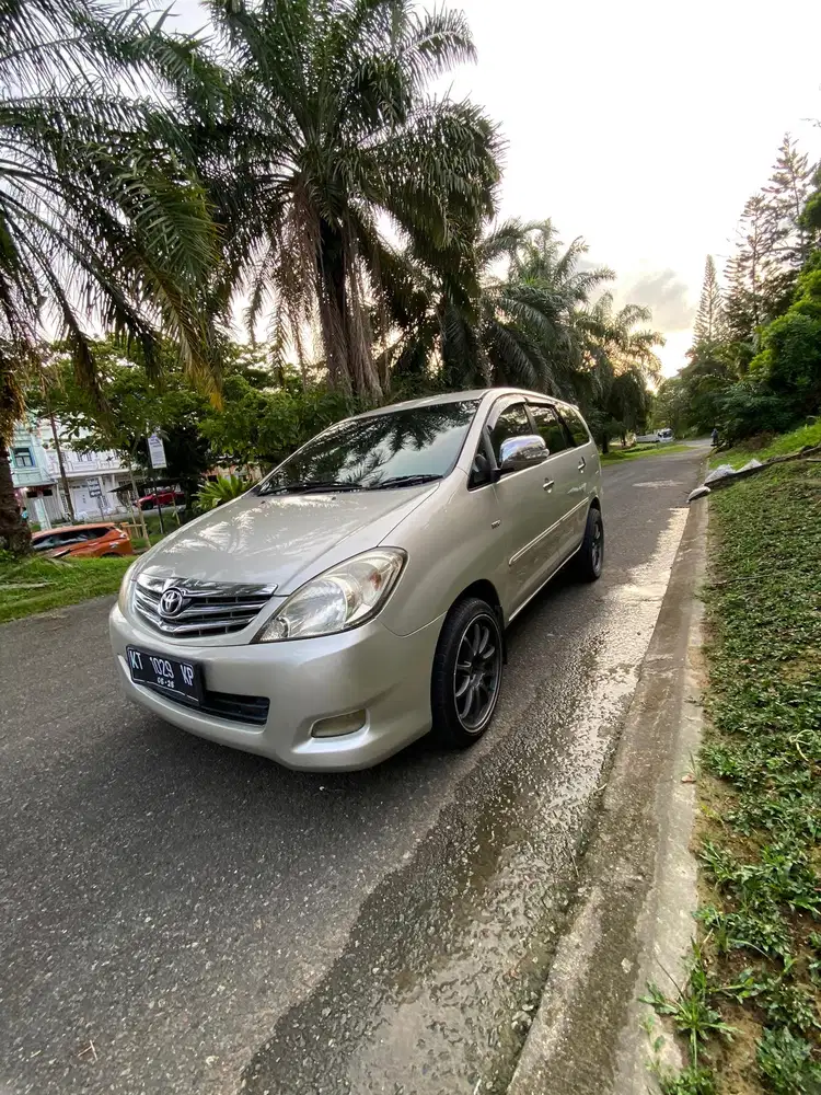 Innova 2011 V matic bensin