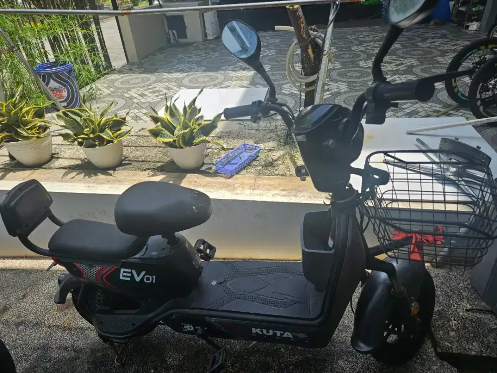 Sepeda listrik merk Kuta Rides EV01
