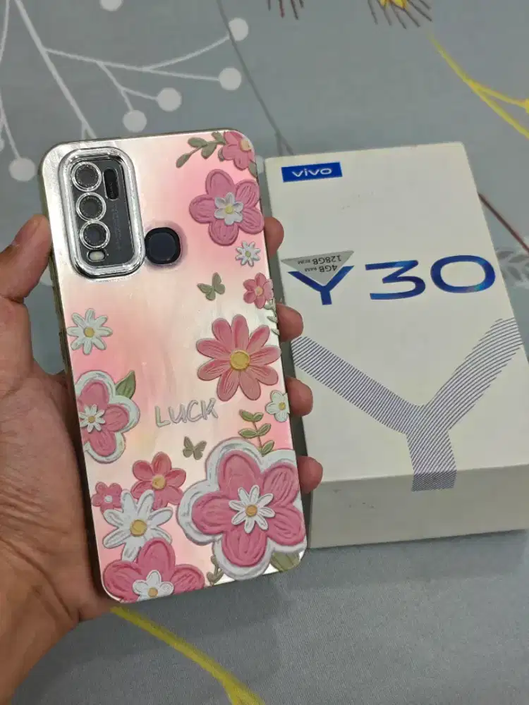 vivo y30 ram ‎4+4/128gb lengkap