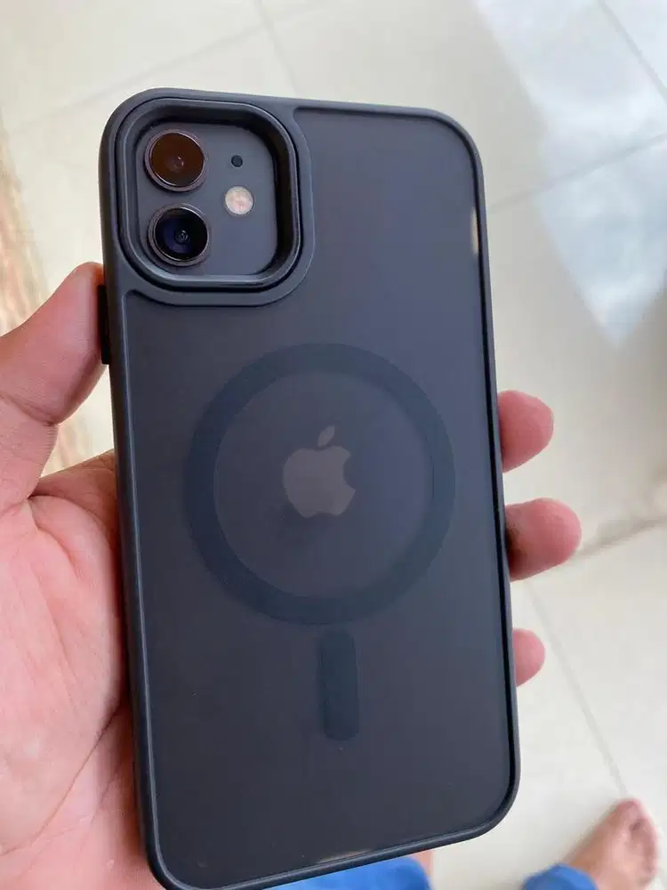 Iphone 11 hitam 64 gb ex inter