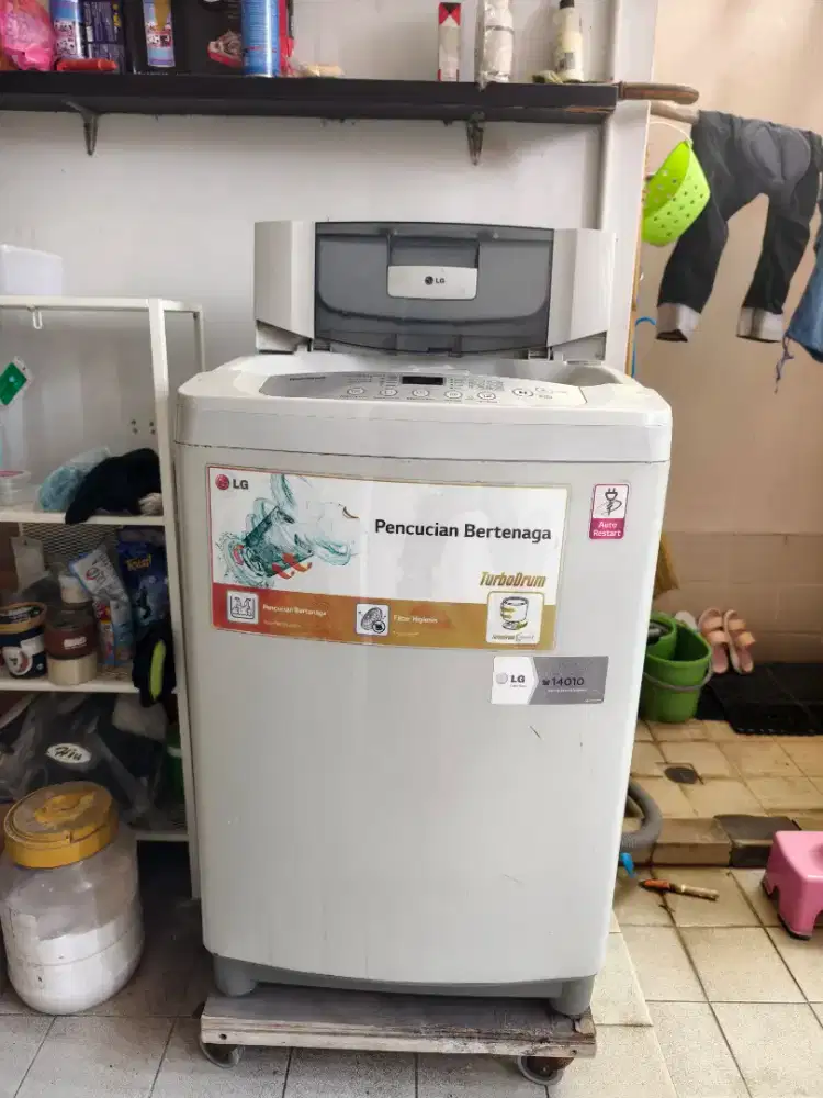 Mesin cuci LG top loading