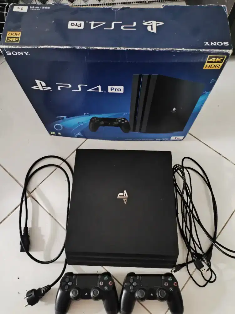 PS 4 PRO 1 TB ORI