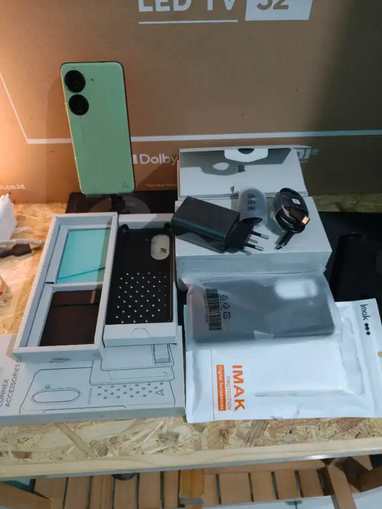 ASUS ZENFONE 10 8/128GB GREEN AURORA + CASE CONNECTION