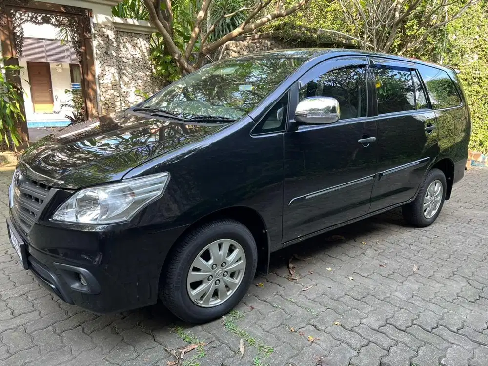 Toyota Innova 2014 type E low km antik
