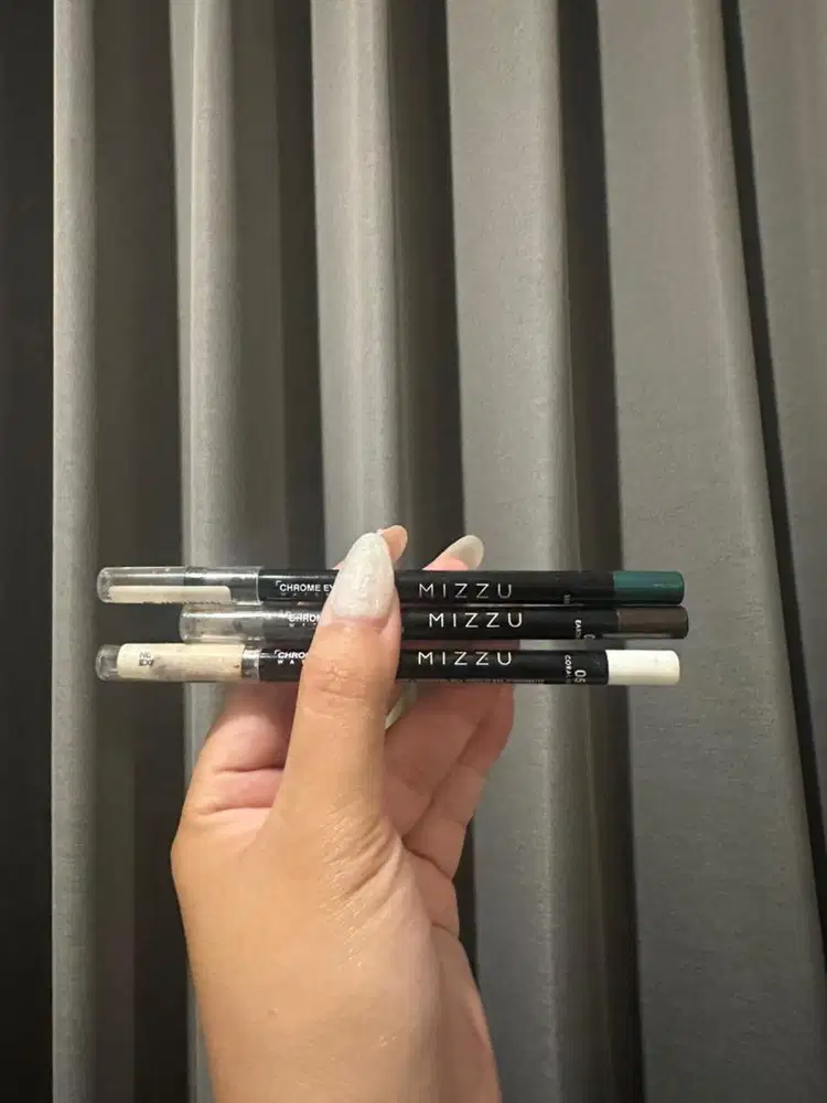 Mizzu Eyeliner Dapat 3 Warna