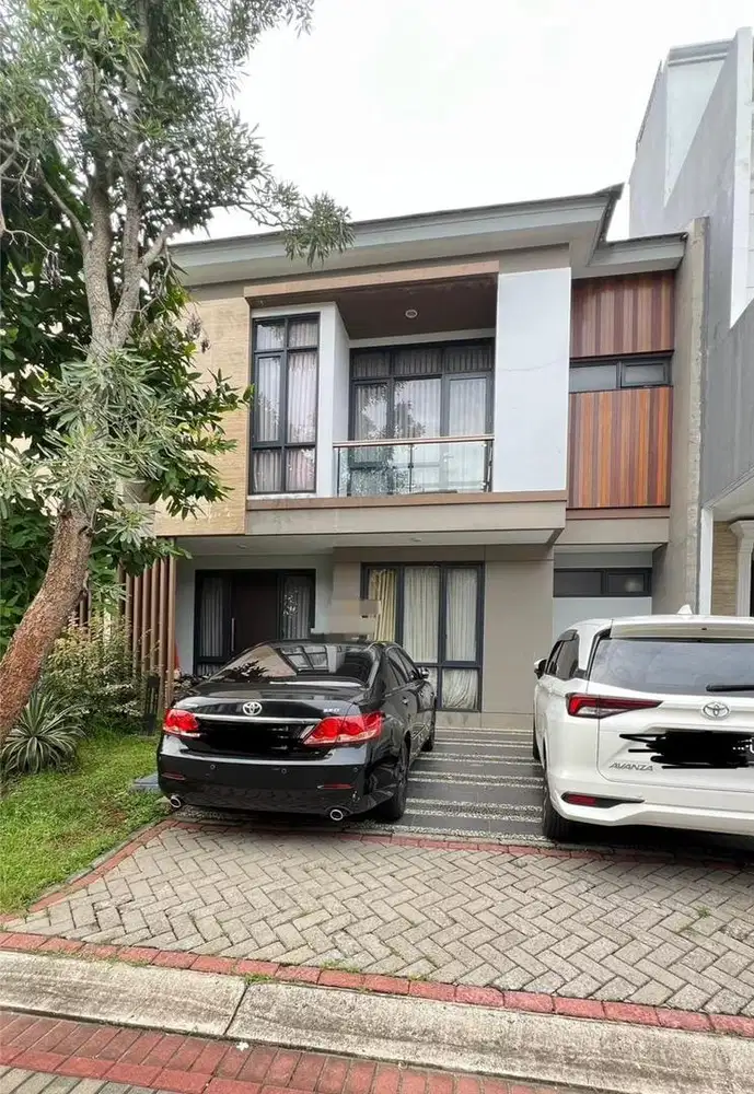 Dijual rumah 2 lantai rapi siap huni  harga miring di Kota Wisata