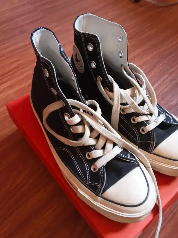 CONVERSE ALL STAR BW 42 LIKE NEW