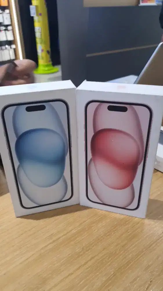 Iphone 15 128gb pink dan blue PAA garansi ibox 1 tahun