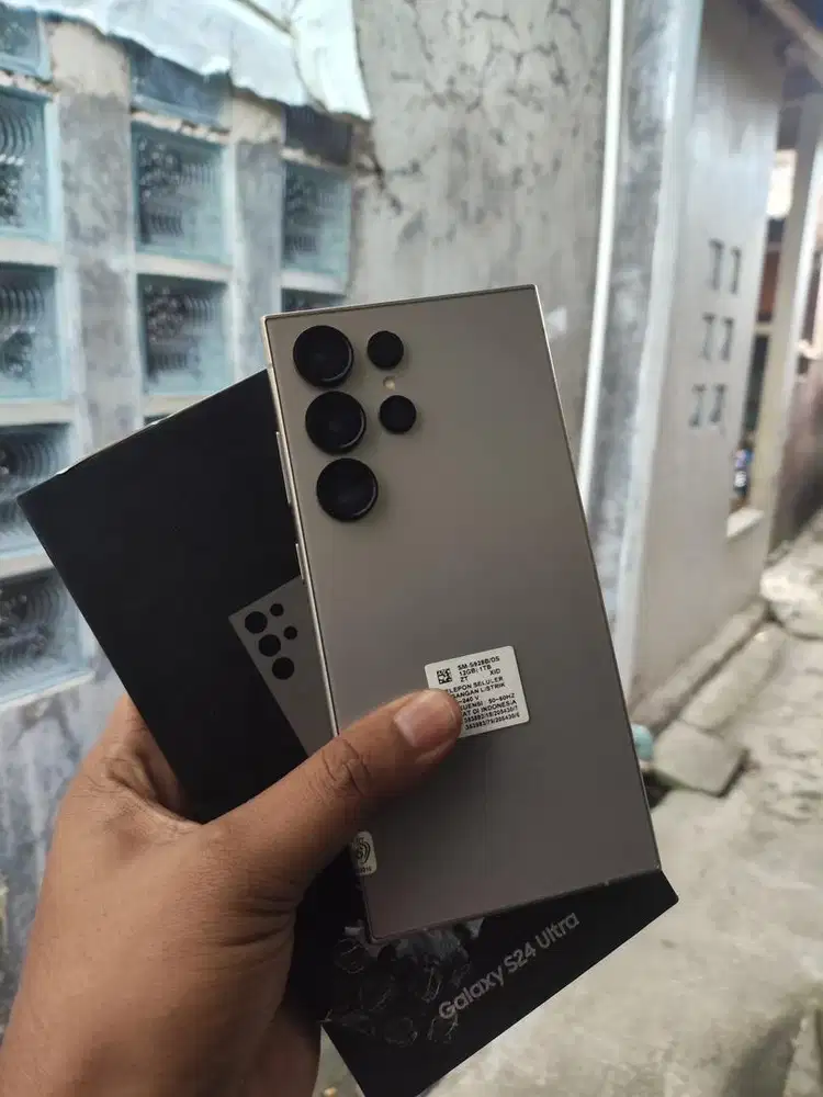 SAMSUNG s24UKTRQ 5G RAM 12/1TB SEIN MULUS14,800