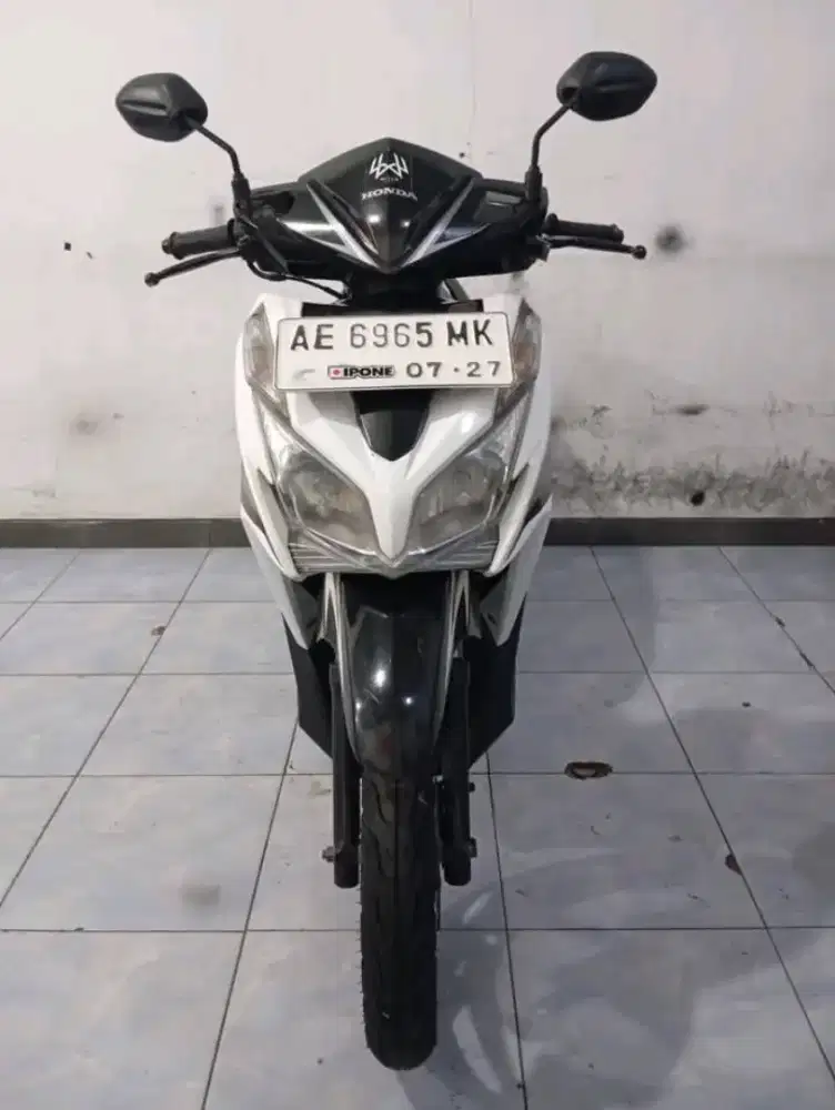 Jual Vario 125 kzr  warna putih motor InsyaAllah siap pakai tahun2012